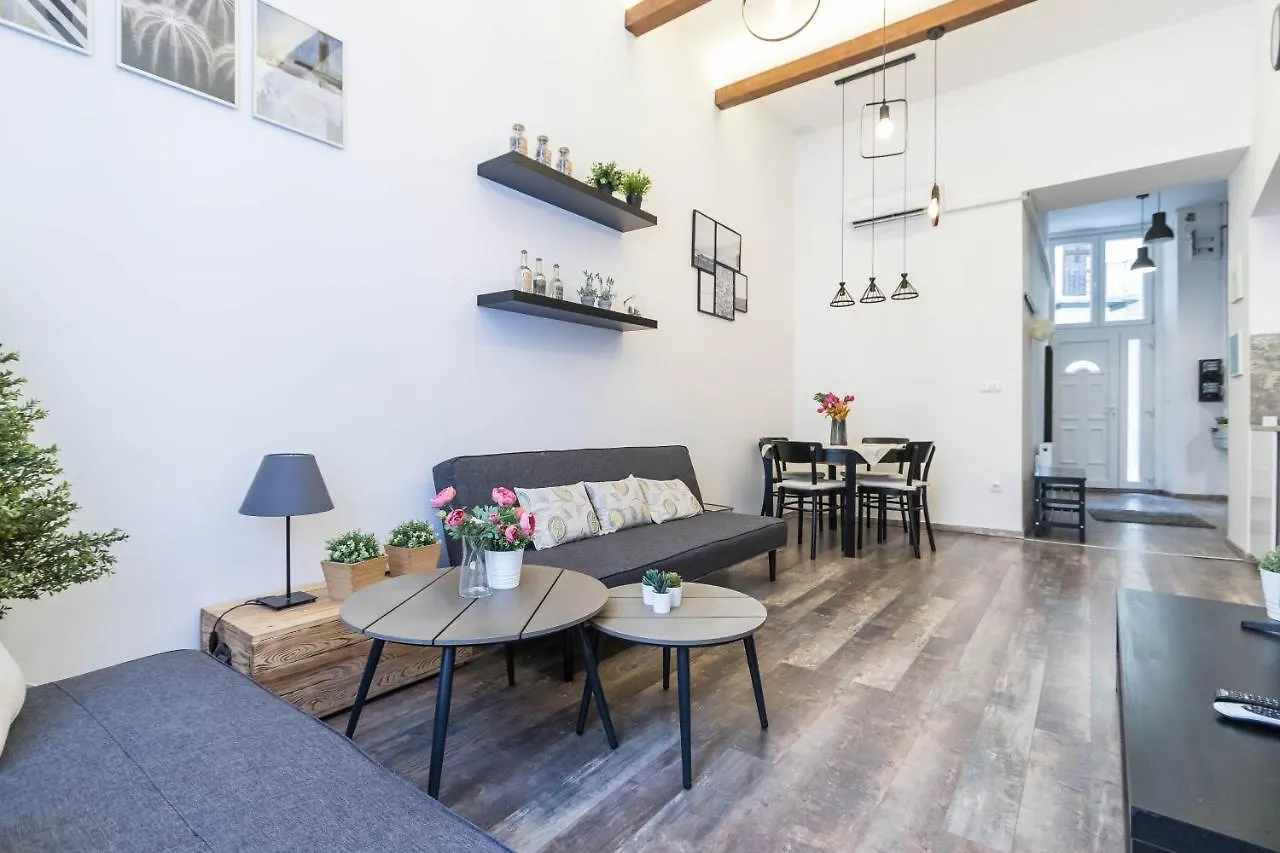 Katarina Apartment Blaha Square Boedapest Hongarije