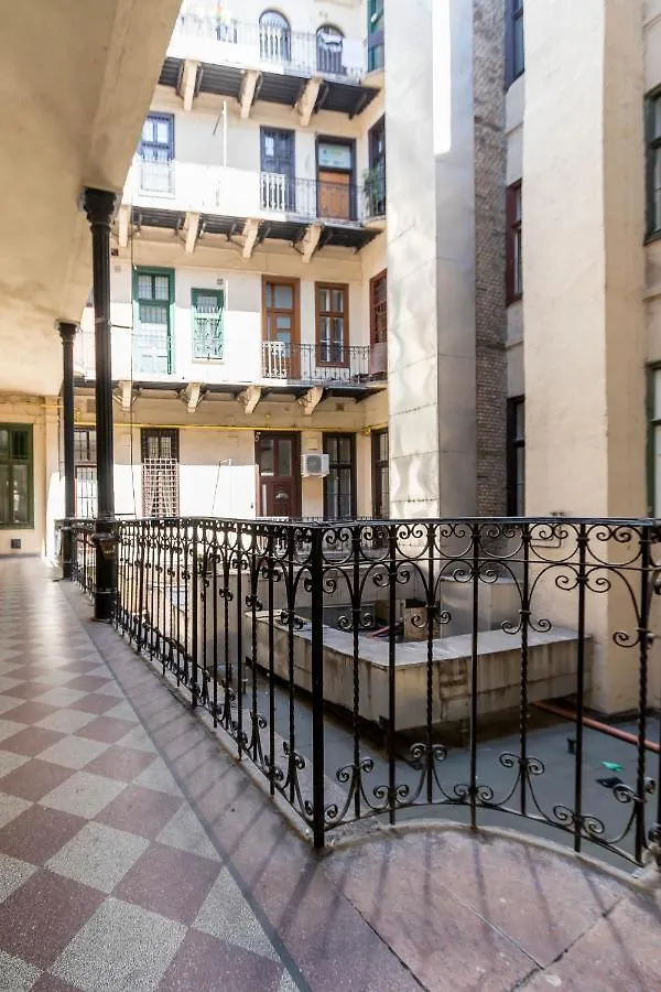Katarina Apartment Blaha Square Boedapest
