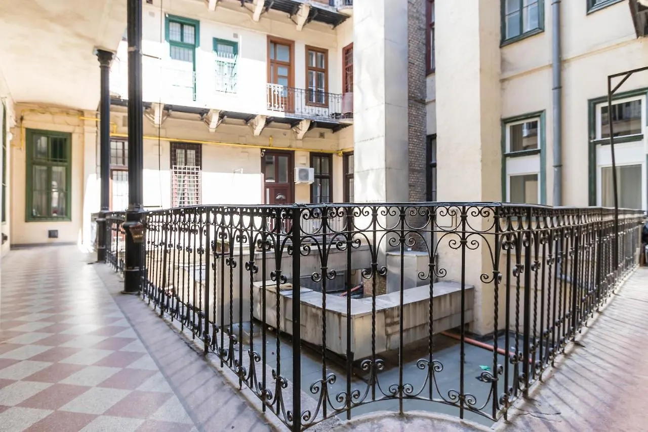 Katarina Apartment Blaha Square Boedapest